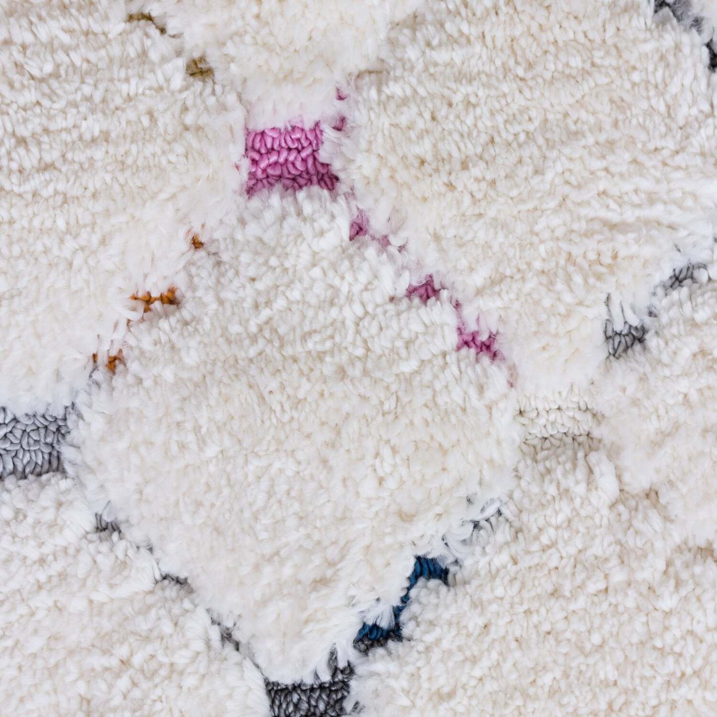 Carpette à poil long Robin multicolore à motif marocain - 5 pi 3 po x 7 pi 7 po