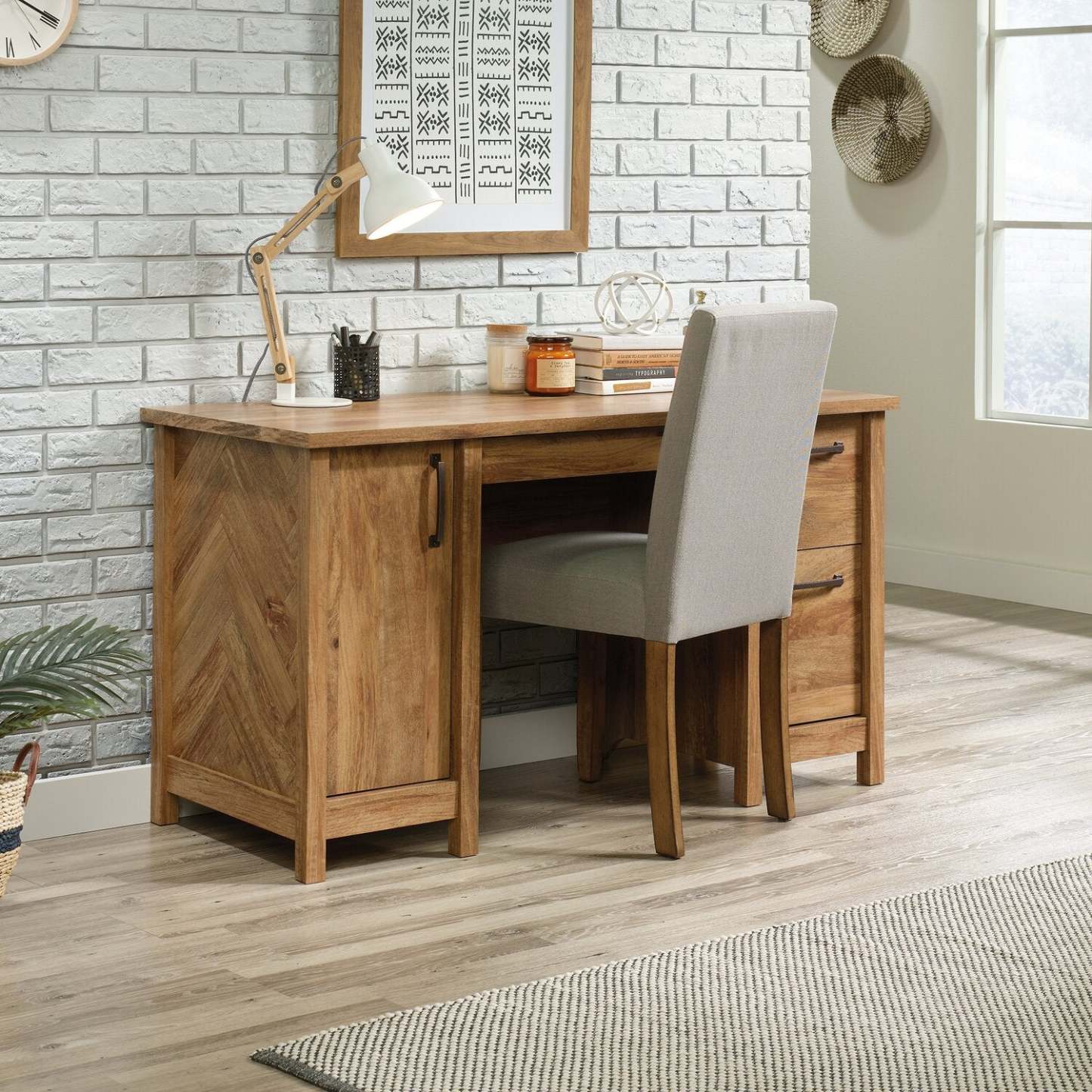 Bureau Alfie de 53,15 po à 2 tiroirs avec armoire - brun clair