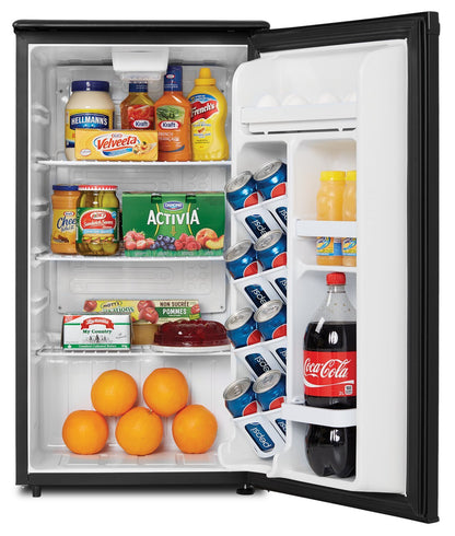 Danby 17,7 3,3 Cu. Fort. Mini-réfrigérateur à une porte - Noir - DAR033A1BDD | Mini réfrigérateur Danby de 3,3 pi³ et de 17,7 po à 1 porte - noir - DAR033A1BDD