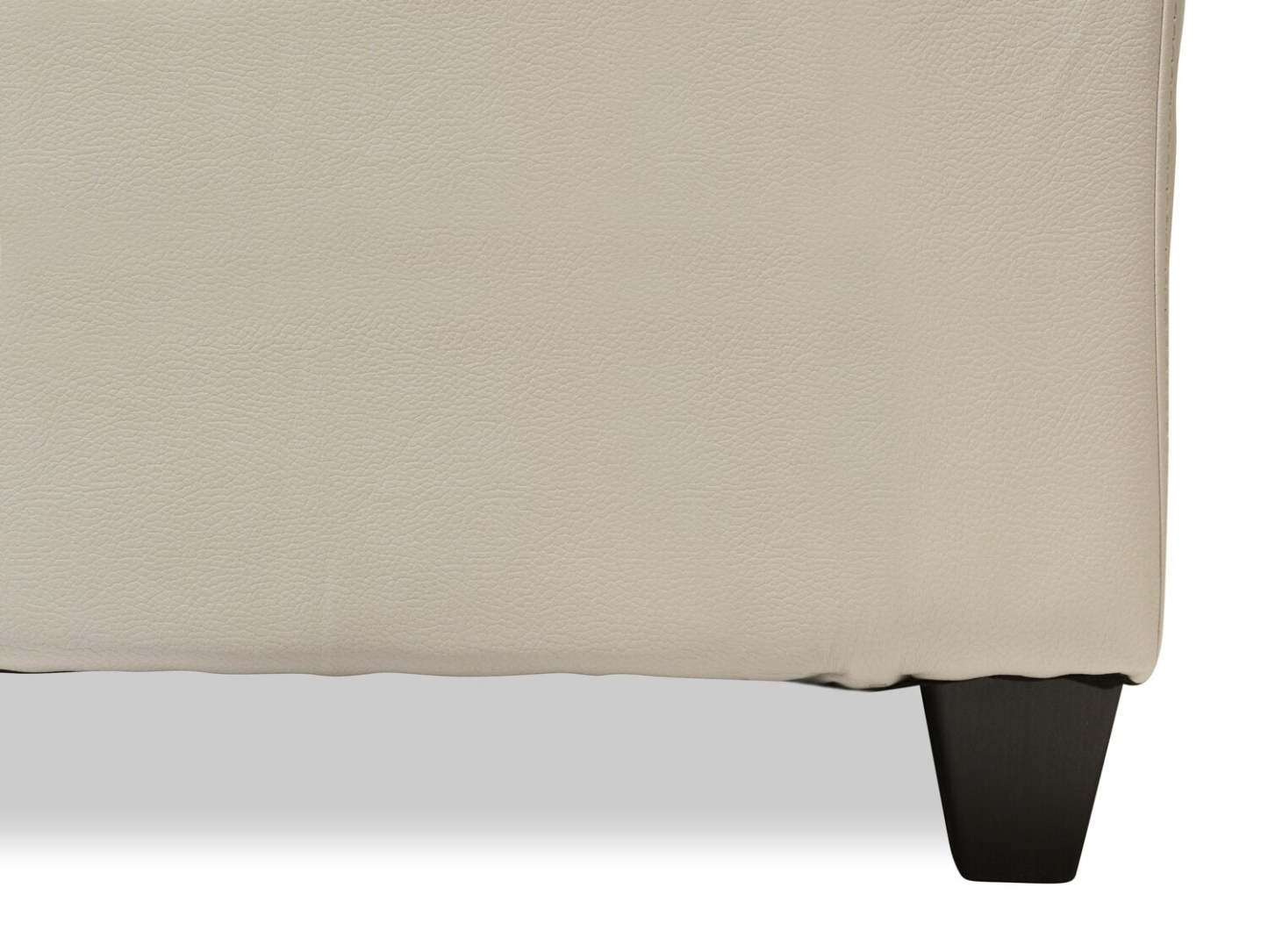 Fabriqué au Canada Pouf Addison 37 en similicuir - Beige | Pouf Addison de 37 po fabriqué au Canada d'apparence cuir - beige