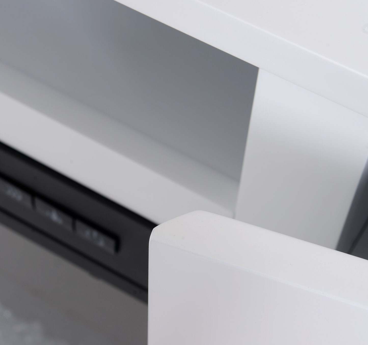 Meuble pour téléviseur moderne Robin de 70 po avec foyer électrique, rangement et système de gestion des câbles pour téléviseurs jusqu’à 80 po - blanc