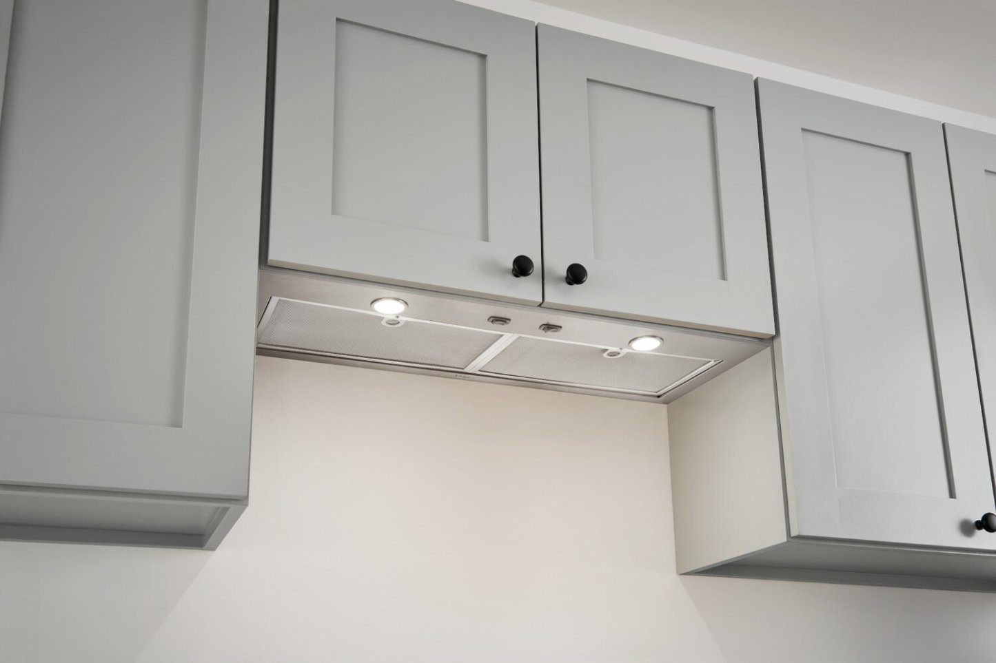 Insert de bloc d'alimentation intégré Broan 24 - BBN1243SS | Module de hotte encastrable Broan de 24 po - BBN1243SS | BBN1243S