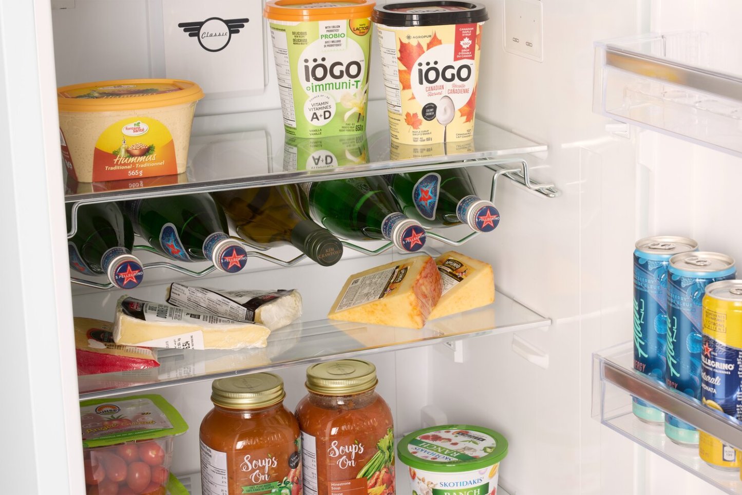 Unique Classique Rétro 24 11 Pi Cu. Réfrigérateur à congélateur supérieur – Blanc guimauve - UNQ-310L W TM | Réfrigérateur Classic Rétro d'Unique de 24 po et de 11 pi3 à congélateur supérieur - blanc guimauve - UNQ-310L W TM