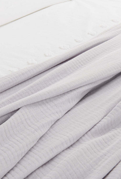 Couverture en coton à 4 épaisseurs pour très grand lit Veranda &amp; Grove - Gris | Couverture Veranda &amp; Grove en coton à 4 canapés pour très grand lit - grise