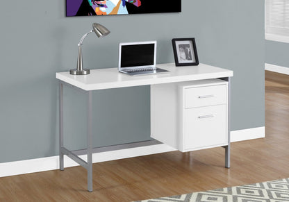Lindsay 47.25 Office Desk with 2-Drawers - White|Bureau Lindsay de 47,25 po à 2 tiroirs - blanc