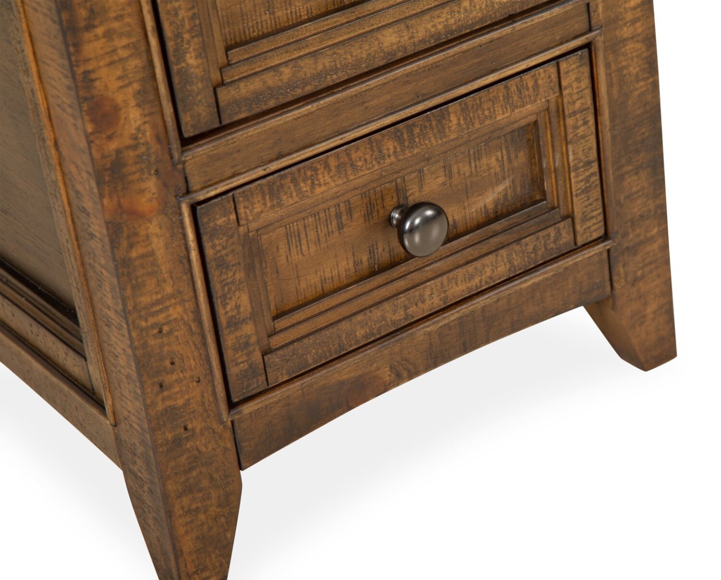 Hanson 15” Traditional Pine Chairside Table with Storage - Toasted Nutmeg | Table de fauteuil traditionnelle Hanson de 15 po en pin - muscade grillée