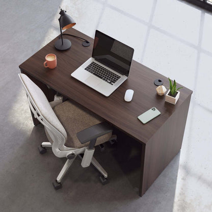 Affirm 47.17 Commercial Grade Office Desk - Orme noble|Bureau Affirm de 47,17 po de qualité commerciale - orme noble