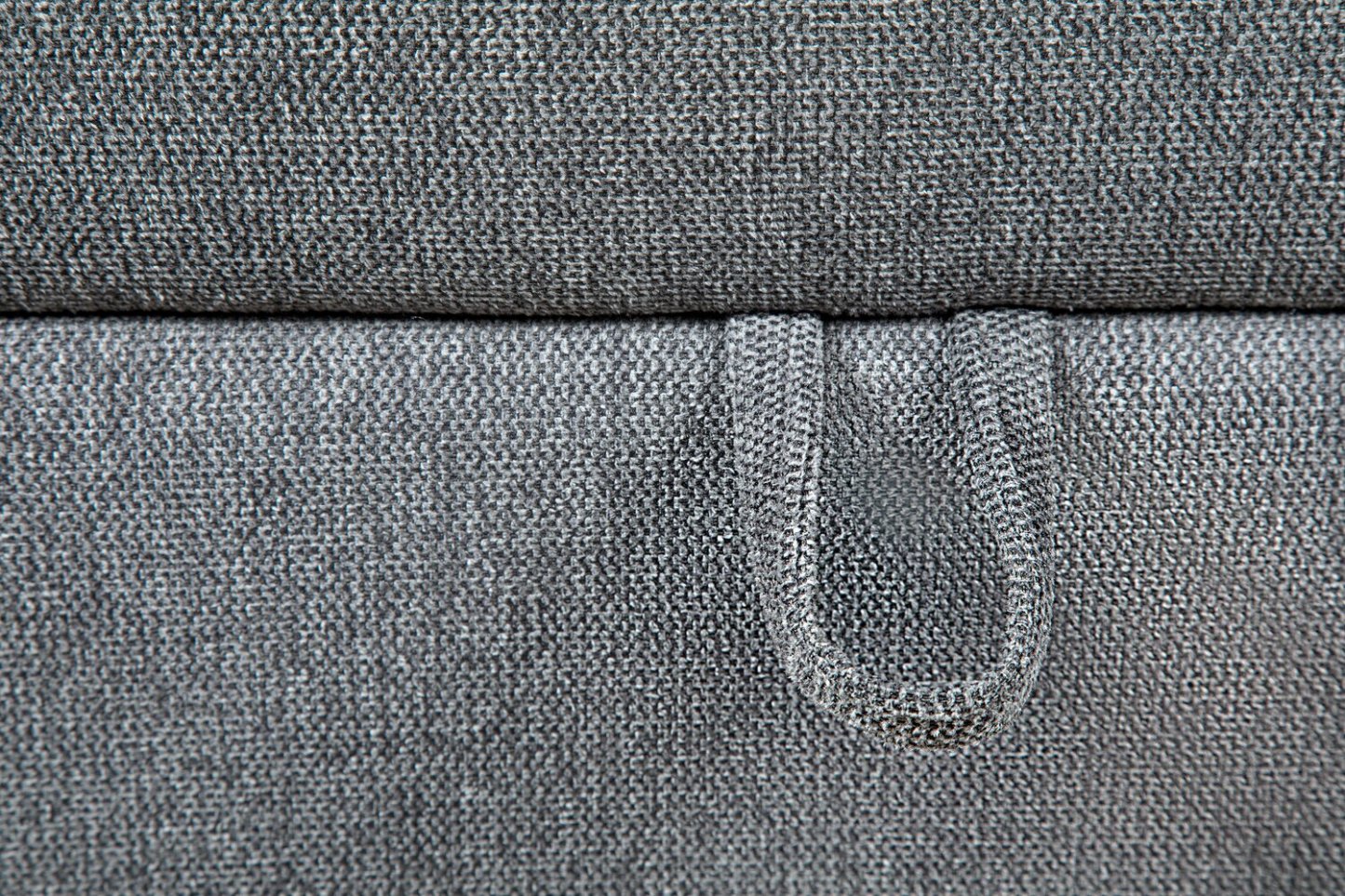 Scott Living Evolve Modular 39.5 Linen-Look Fabric Storage Ottoman with Feather Down Cushion - Charcoal Grey | Pouf de rangement modulaire Evolve de Scott Living de 39,5 po en tissu d’apparence lin avec coussin en duvet et plumes - gris anthracite