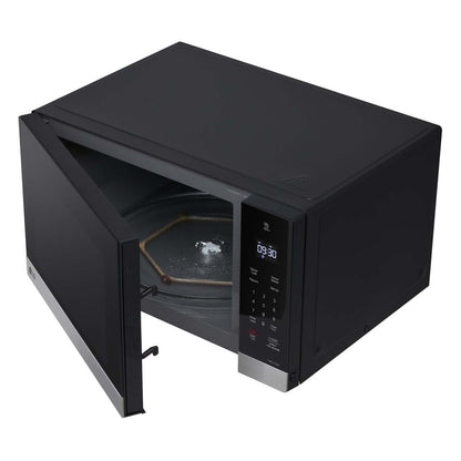 LG 1,5 Cu. Fort. Micro-ondes de comptoir NeoChef™ avec onduleur intelligent et cuisson par capteur - MSER1590S | Four à micro-ondes de comptoir LG NeoChefMC de 1,5 pi3 avec technologie Smart Inverter et cuisson par capteur - MSER1590S | MSER159S