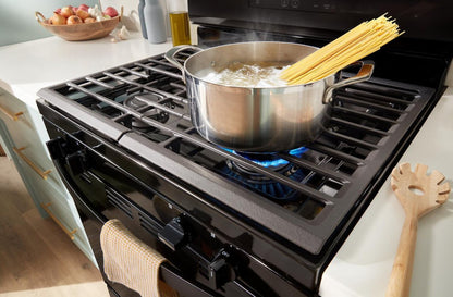 Cuisinière à gaz Whirlpool de 30 po et de 5,3 pi³ avec brûleur SpeedHeatMC - WFGS3530RB | Cuisinière à gaz Whirlpool de 5,3 pi³ et de 30 po avec brûleur SpeedHeatMC - WFGS3530RB | WFGS353B