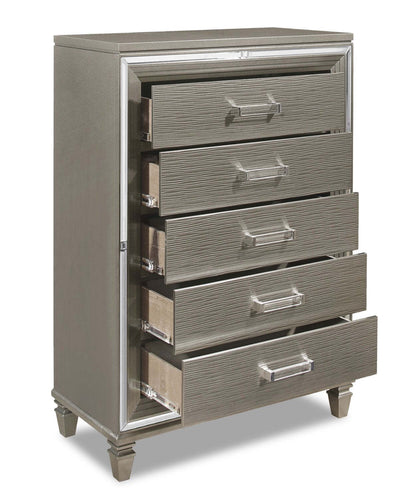 Max Bedroom Chest of Drawers, 5-Drawer, 38W x 54.3H, Glam - Silver | Commode verticale somptueuse Max de 38 po (L) x 54,3 po (H) à 5 tiroirs pour la chambre à coucher - argentée