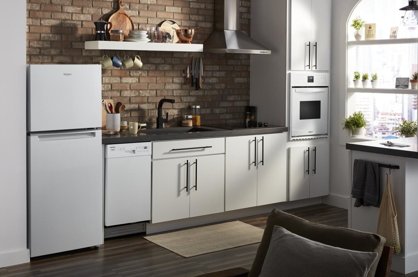 Réfrigérateur Whirlpool de 24 po et de 11,6 pi³ à congélateur supérieur - blanc - WRT112CZJW | Tourbillon 24 11,6 Cu. Fort. Réfrigérateur à congélateur supérieur - Blanc - WRT112CZJW