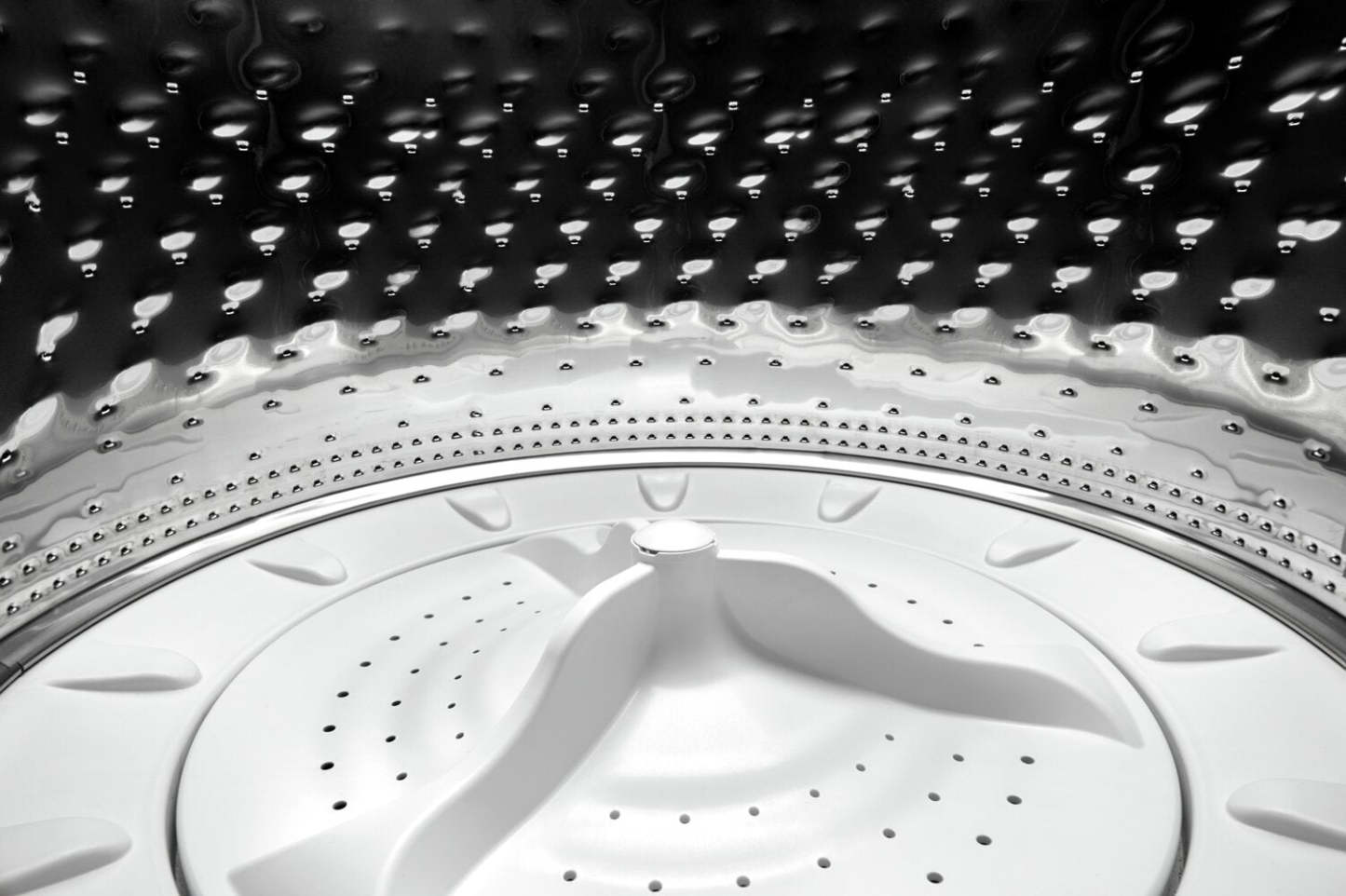 Laveuse Whirlpool à chargement par le haut de 6,1 pi³ - noir volcan - WTW6157PB