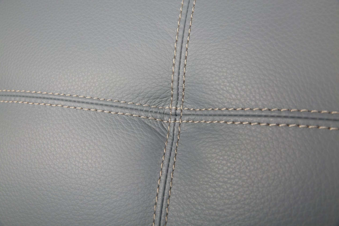 Sofa sectionnel à inclinaison électrique Geneva 3 pièces en cuir véritable avec appuie-têtes électriques et port USB - bleu piscine