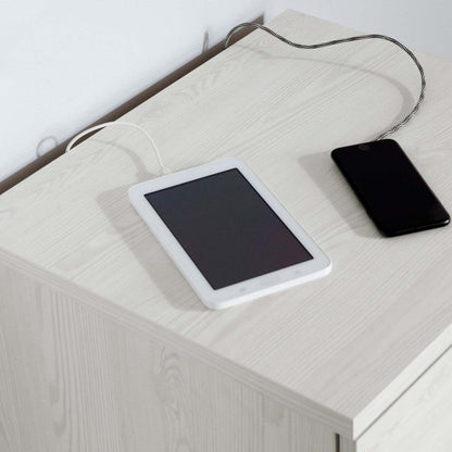 Table de nuit Everley à 2 tiroirs avec port USB, 19,5 W - Blanc | Table de nuit Everley de 19,5 po (L) à 2 tiroirs avec port USB - blanche