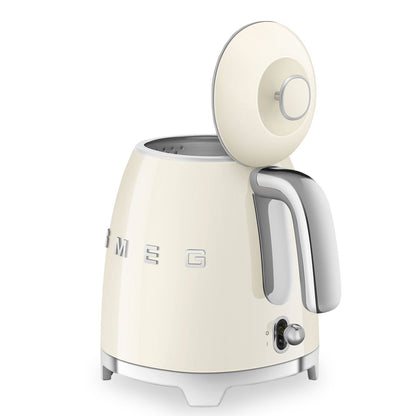 Mini bouilloire électrique sans fil Smeg 0,8 L - KLF05CRUS|Mini bouilloire électrique Smeg sans fil de 0,8 l - KLF05CRUS