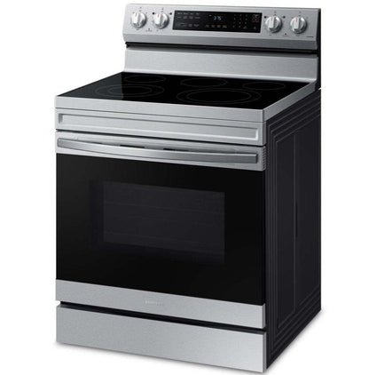 Cuisinière électrique intelligente amovible Samsung de 6,3 pi³ avec friture à air - acier inoxydable - NE63A6511SS/…