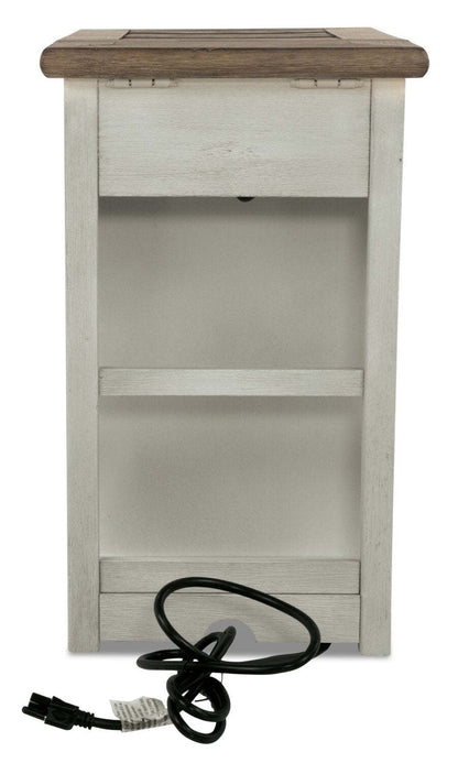 Colby 14 Rustic Chairside Table with Storage - Two Tone Wood|Table de fauteuil rustique Colby de 14 po avec rangement - bois deux teintes