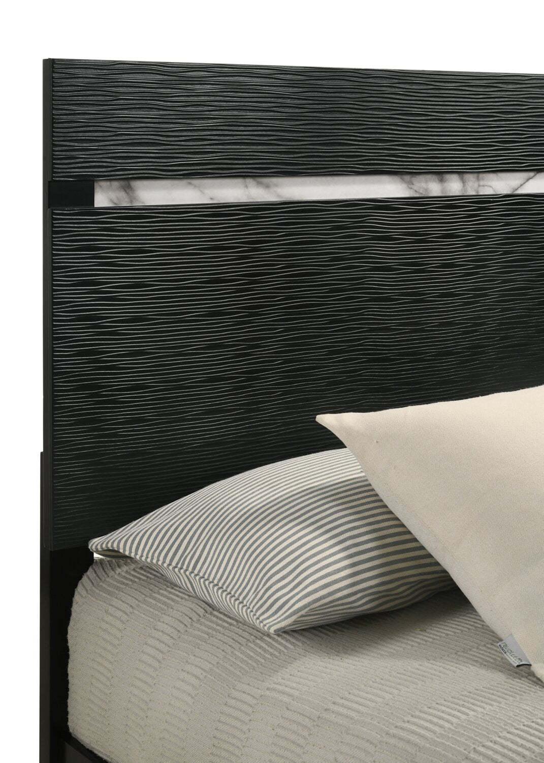 Lit à panneaux Atlas avec tête de lit et cadre, moderne du milieu du siècle, noir - King Size | Lit à panneau Atlas de style moderne du milieu du 20e siècle avec tête de lit et cadre, noir - forma…