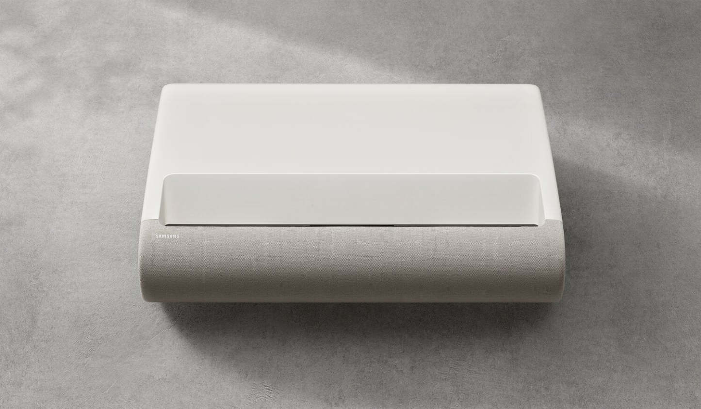 SAMSUNG The Premiere 4K Quantum HDR Dolby Atmos® Ultra Short Throw 3450 Lumen Projector (SP-LPU9DSAXXZC) | Projecteur à ultra-courte portée La Première de Samsung 4K de 3450 lumens avec Quantum HDR et Dolby Atmos (SP-LPU9DSAXXZC)