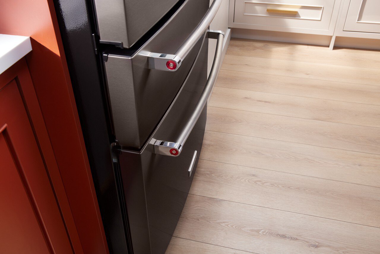 Réfrigérateur KitchenAid de 26,2 pi³ et de 36 po à portes françaises - acier inoxydable noir - KRMF536RBS | KitchenAid 36 26,2 Cu. Fort. Réfrigérateur à portes françaises - Acier inoxydable noir - KRMF536RBS