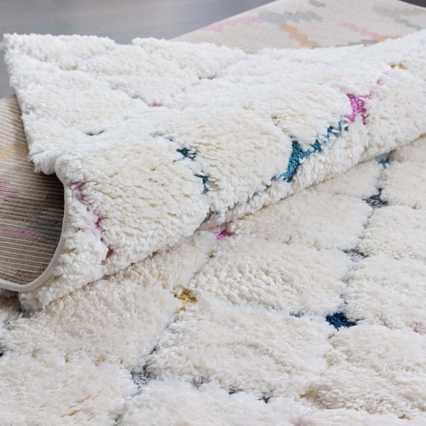 Carpette à poil long Robin multicolore à motif marocain - 5 pi 3 po x 7 pi 7 po