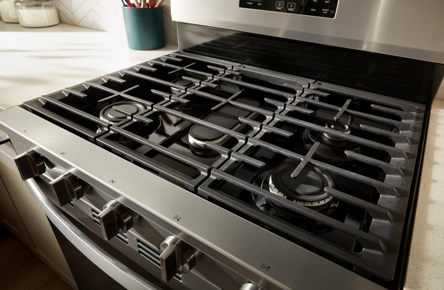 Cuisinière à gaz Whirlpool de 5 pi³ avec friture à air et autonettoyage - acier inoxydable noir - WFGS5030RV | WFGS50RV