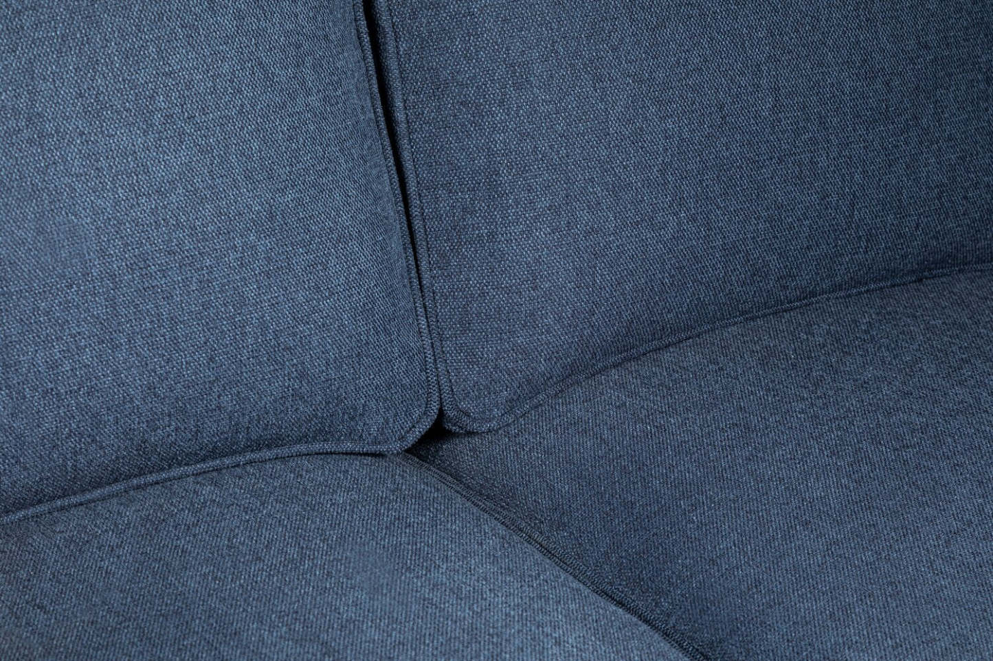 Causeuse Kassia de Kort & Co. de 65,4 po en tissu d’apparence lin avec base et pattes en bois - bleue