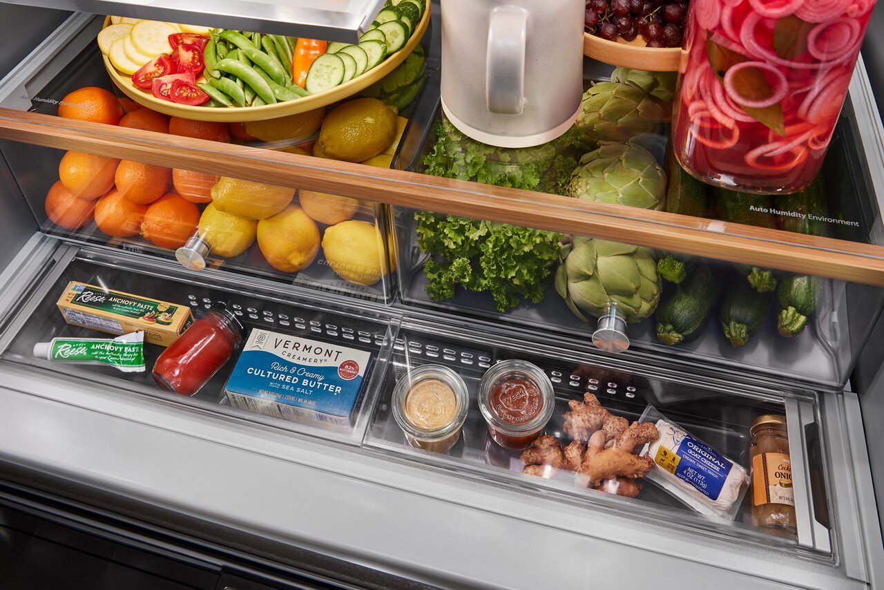 Réfrigérateur KitchenAid de 26,2 pi³ et de 36 po à portes françaises - acier inoxydable noir - KRMF536RBS | KitchenAid 36 26,2 Cu. Fort. Réfrigérateur à portes françaises - Acier inoxydable noir - KRMF536RBS