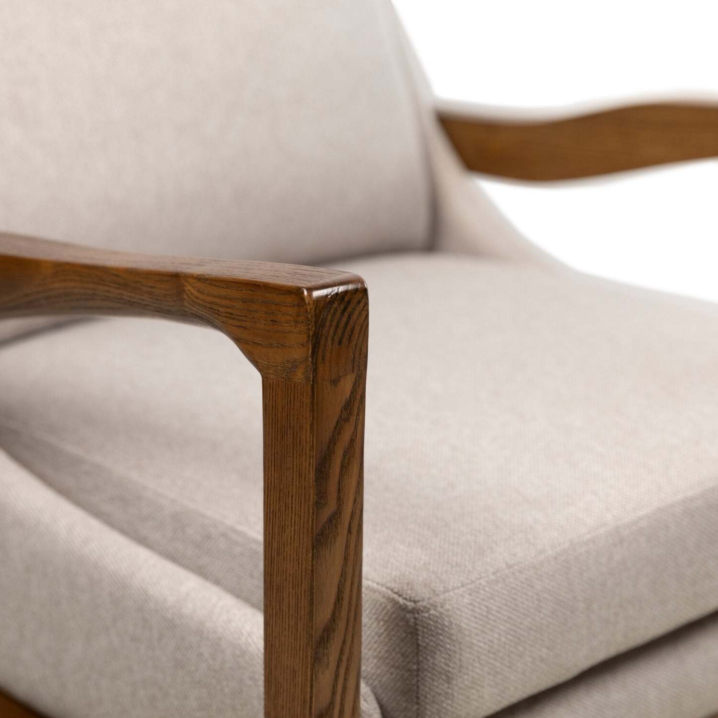 Echo 27,95 Chaise d'appoint en tissu avec accoudoirs et pieds en bois - Beige | Fauteuil d'appoint Echo 27,95 po en tissu avec accoudoirs et pattes en bois - beige