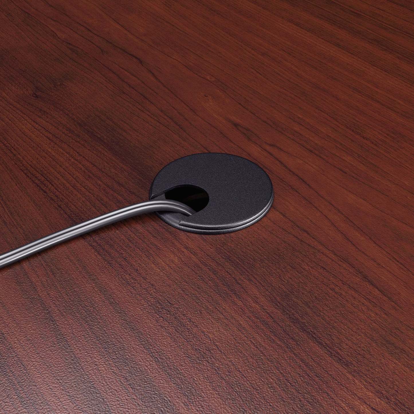 Affirm 47.17 Commercial Grade Office Desk - Cerisier classique|Bureau Affirm de 47,17 po de qualité commerciale - cerisier classique