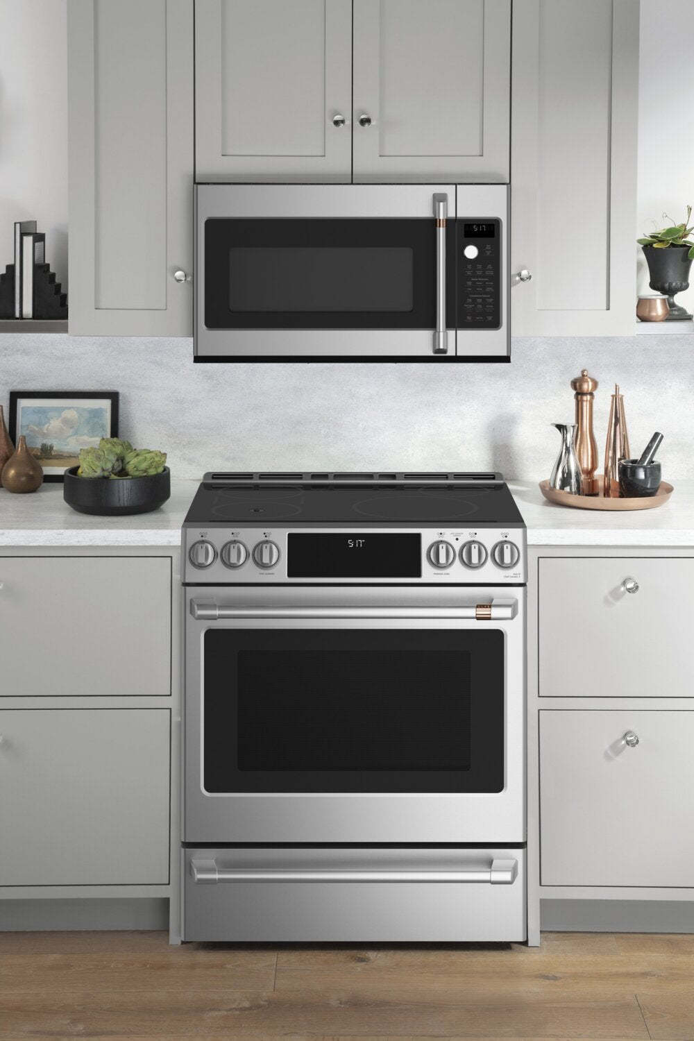 Cuisinière intelligente électrique Café de 5,7 pi³ avec caméra dans le four et capteur sur la surface - Acier inoxydable - CHS…