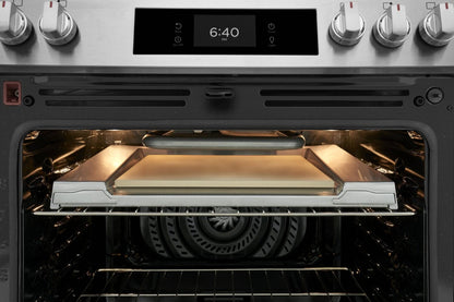 Cuisinière à gaz Frigidaire Gallery de 6 pi³ avec pizza cuite sur pierre - acier inoxydable Smudge-ProofMD - GCFG3070BF