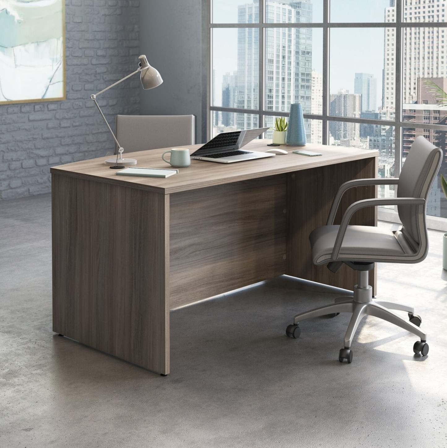 Affirm 59.06 Commercial Grade Office Desk - Hudson Elm|Bureau Affirm de 59,06 po de qualité commerciale - orme Hudson