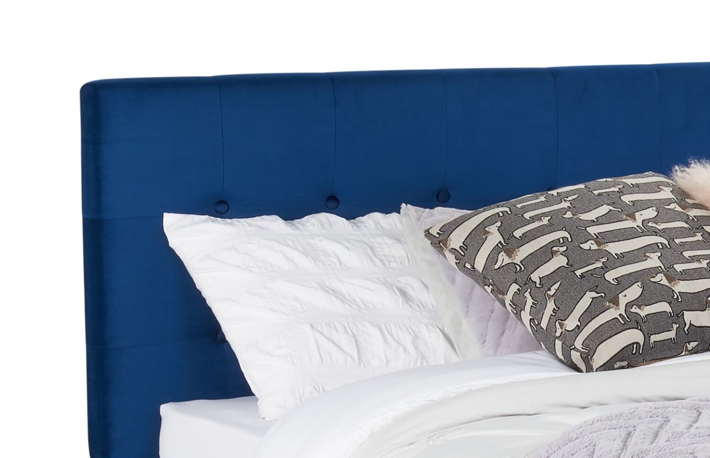 Lit rembourré Gabi en tissu velours bleu avec pieds finition dorée, capitonné avec boutons - Queen Size | Lit rembourré Gabi en tissu de velours bleu avec pattes au fini doré et capitonnage à boutons - format grand lit