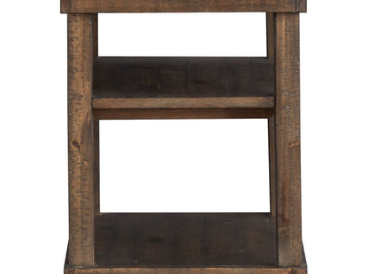 Table de fauteuil Edwin 18" Country Pine avec étagères - Homestead Brown | Table de fauteuil Edwin de 18 po en pin champêtre avec étagères - brun champêtre