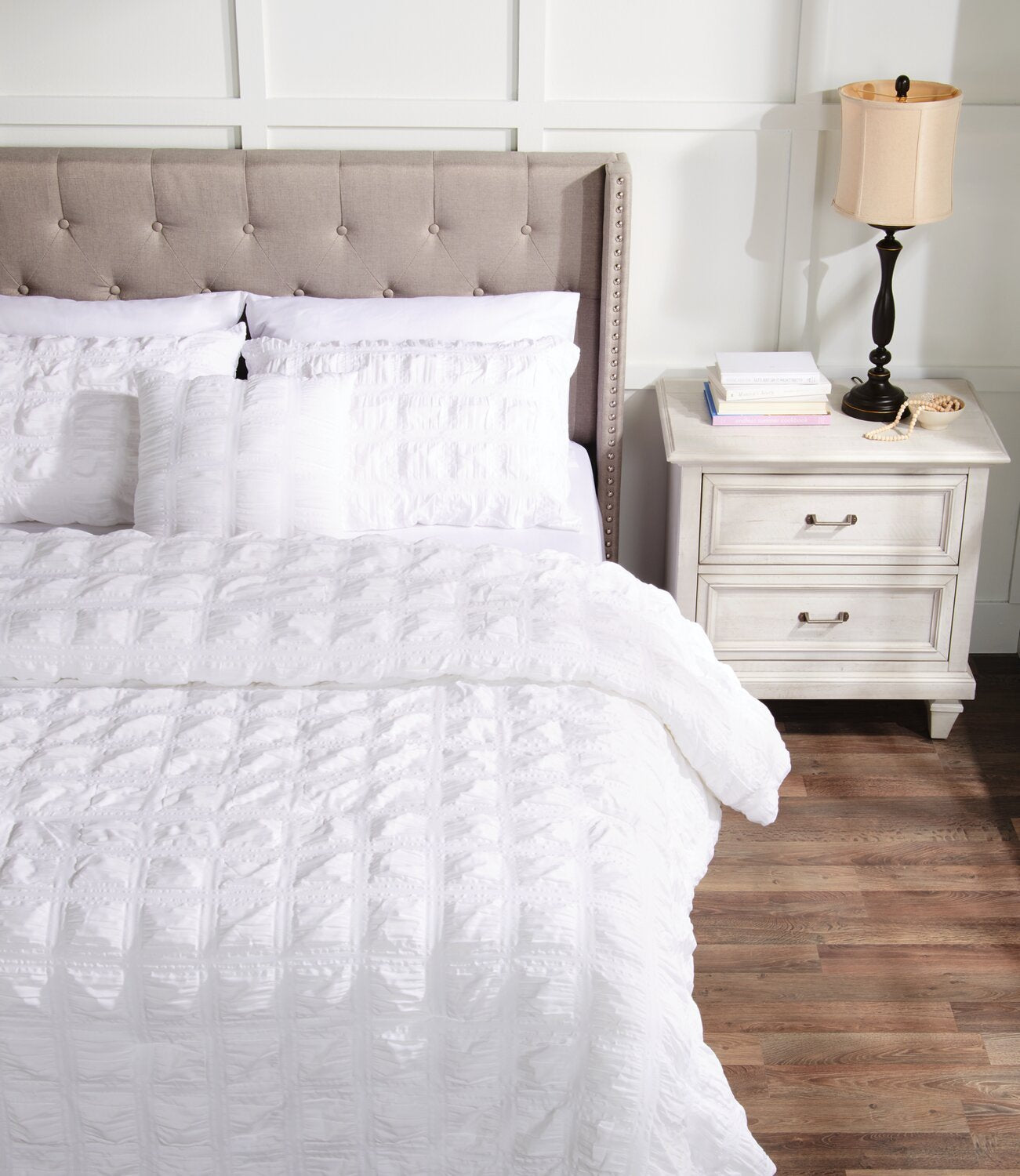 Ensemble d'édredon Elanna 4 pièces pour lit double/grand lit - Blanc | Ensemble d'édredon Elanna 4 pièces pour lit double ou grand lit - blanc | ELNNA4FQ