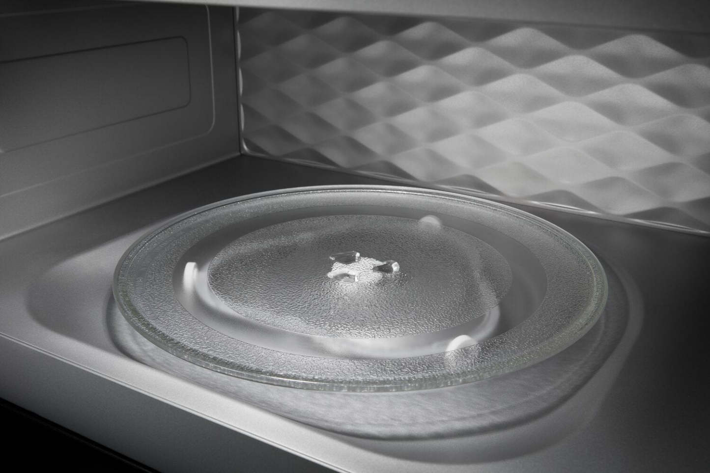 Four à micro-ondes encastré KitchenAid de 1,1 pi3 avec cuisson à 900 W - acier inoxydable - YKMBT501…