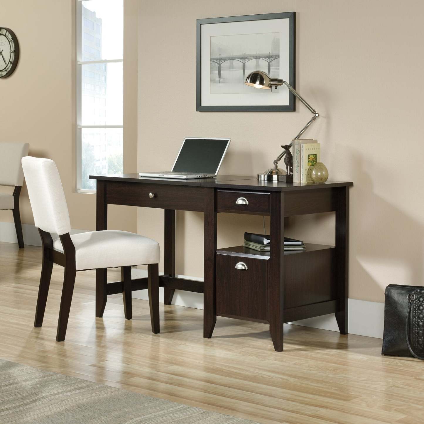 Bureau traditionnel Murray de 53 po avec dessus relevable et rangement - brun foncé