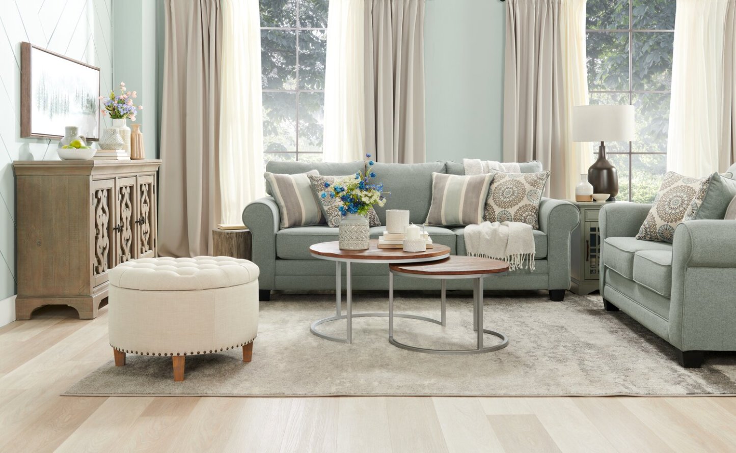 Made in Canada Tula 65 Fabric Loveseat with Rolled Arms and Accent Pillows - Mist Grey  | Causeuse Tula de 65 po fabriquée au Canada en tissu avec accoudoirs enroulés et coussins décoratifs - gris brume