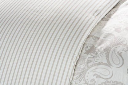 Indie Paisley 3-Piece King Comforter Set - White|Ensemble d'édredon Indie Paisley 3 pièces pour très grand lit - blanc|PAISL3KG