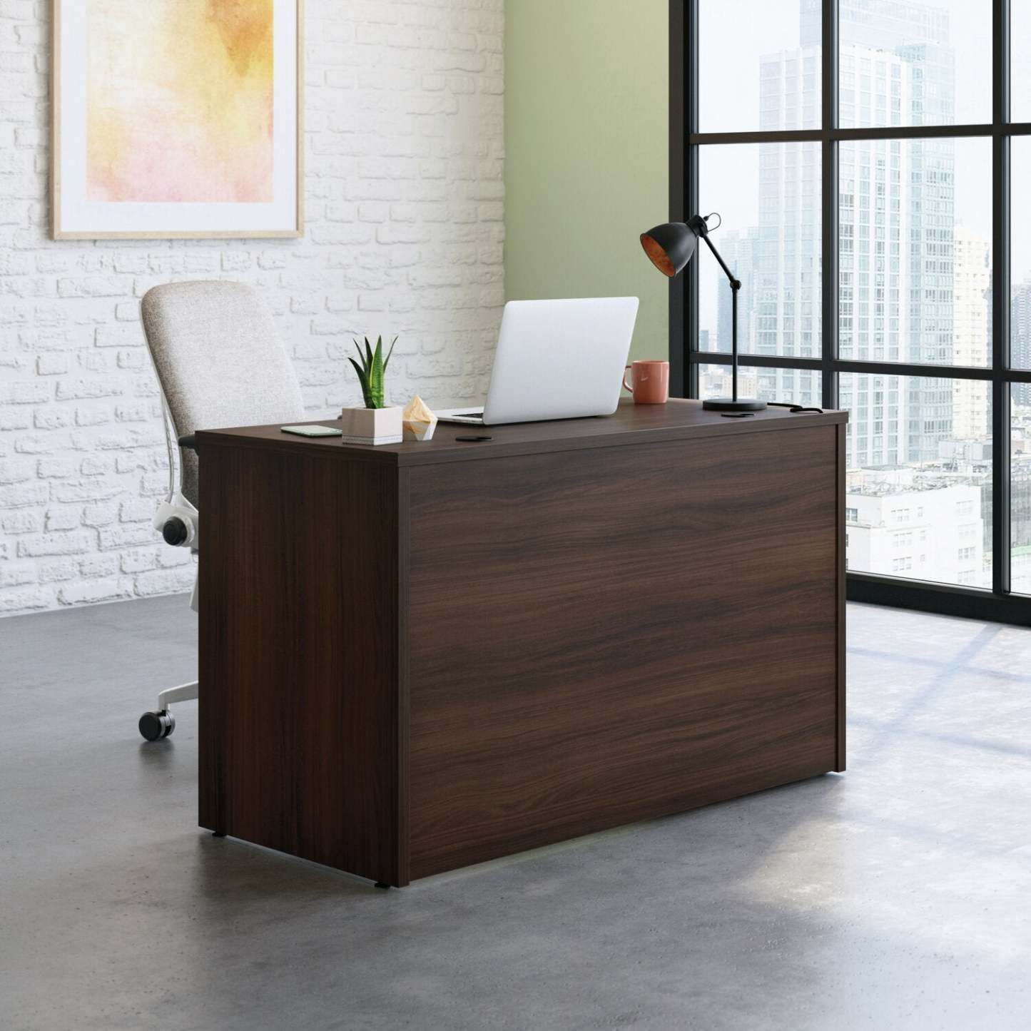 Affirm 47.17 Commercial Grade Office Desk - Orme noble|Bureau Affirm de 47,17 po de qualité commerciale - orme noble