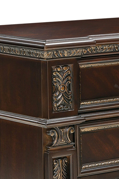 Table de chevet à 3 tiroirs Wynn, 31 L x 29,5 H - Brun Cerise | Table de nuit Wynn de 31 po (L) x 29,5 po (H) à 3 tiroirs - brun cerisier