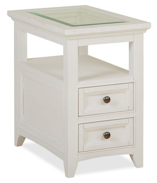 Table de bout traditionnelle Heron Cove de 15 po avec dessus en verre, rangement et tablette - pin blanc