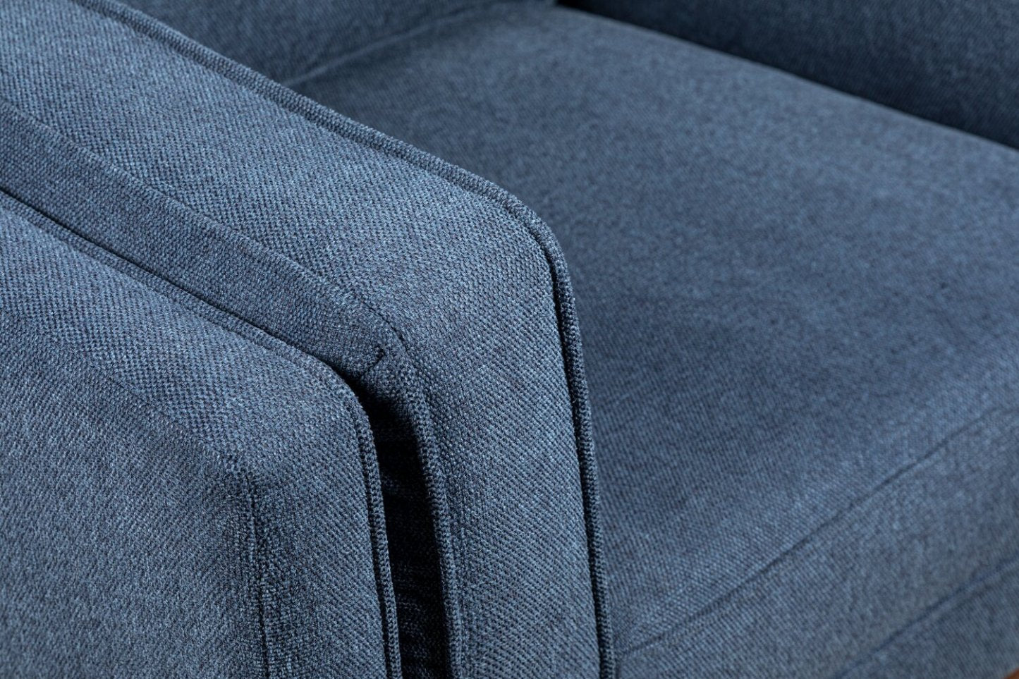 Fauteuil Kassia de Kort & Co. de 40,9 po en tissu d’apparence lin avec base et pattes en bois - bleu