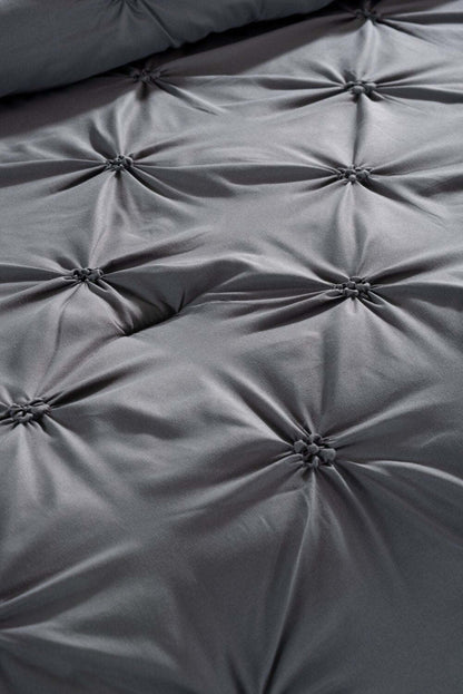 Ensemble d'édredon Brianna 3 pièces pour grand lit/grand lit - Gris foncé | Ensemble d'édredon Brianna 3 pièces gris foncé pour lit double ou grand lit