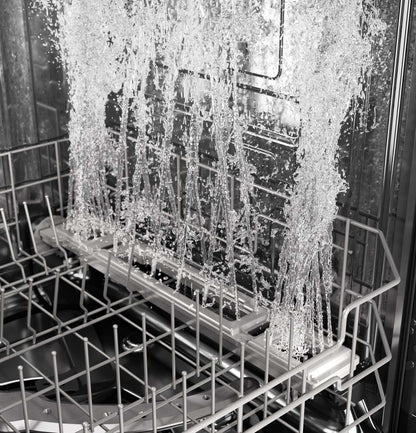 Lave-vaisselle intelligent encastré Profile de 24 po et de 44 dBA avec commandes sur le dessus et broyeur de nourriture Piranha - Acier inoxydable…