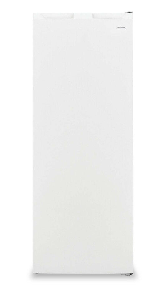 Frigidaire 7 Cu. Fort. Congélateur vertical prêt pour le garage - Blanc - FFUE0725AW | Congélateur vertical Frigidaire de 7 pi³ qui convient à une installation dans un garage - blanc - FFUE0725AW | FFUE072W