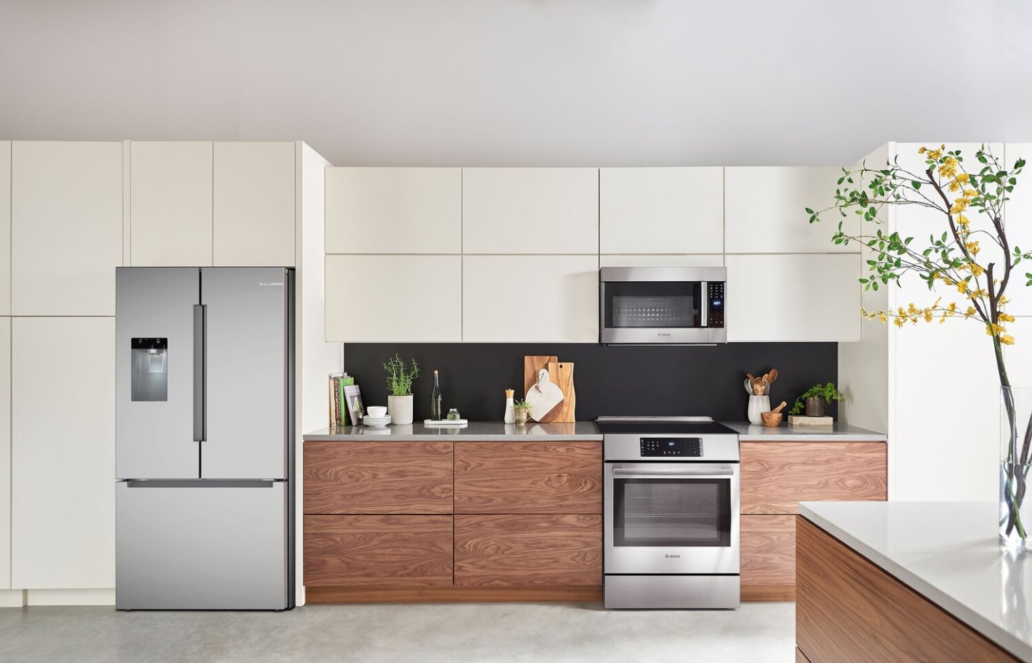 Bosch 36'' 21.6 Cu. Ft French Door Refrigerator – Fingerprint Resistant Stainless Steel - B36CD10ENS | Réfrigérateur Bosch de 36 po et de 21,6 pi3 à portes françaises - acier inoxydable résistant aux traces de doigts - B36CD10ENS