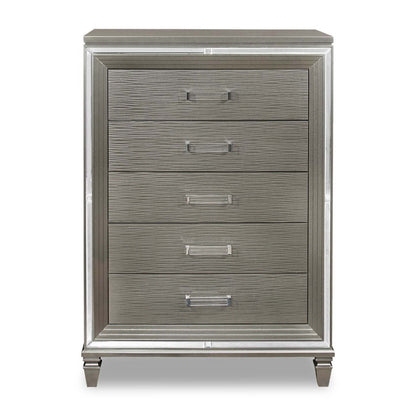 Max Bedroom Chest of Drawers, 5-Drawer, 38W x 54.3H, Glam - Silver | Commode verticale somptueuse Max de 38 po (L) x 54,3 po (H) à 5 tiroirs pour la chambre à coucher - argentée